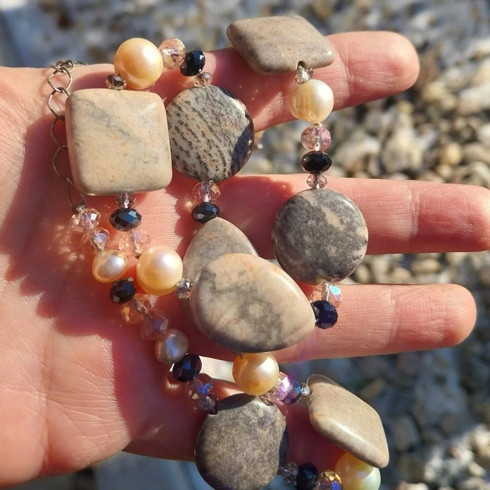 Stone and Freshwater Pearl Necklace - Picture 3 of 13